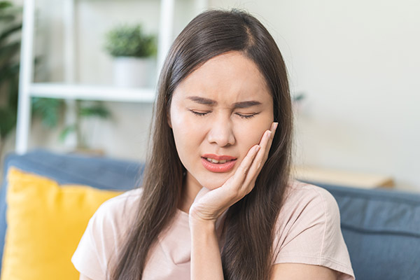 What To Do When You Experience A Broken Tooth