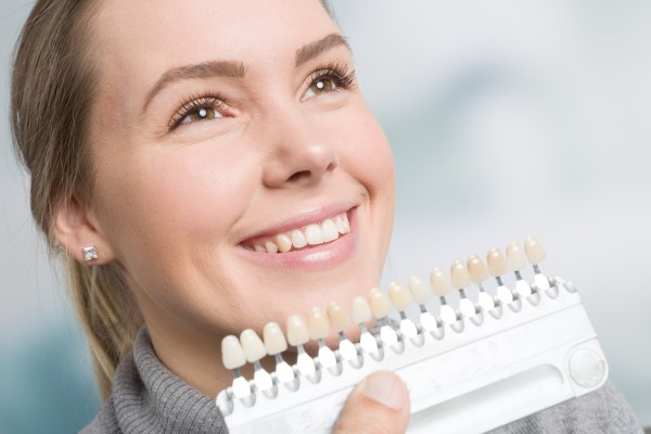 What Is The Purpose Of A Light With Professional Teeth Whitening?
